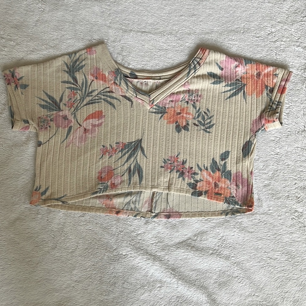 loose crop top